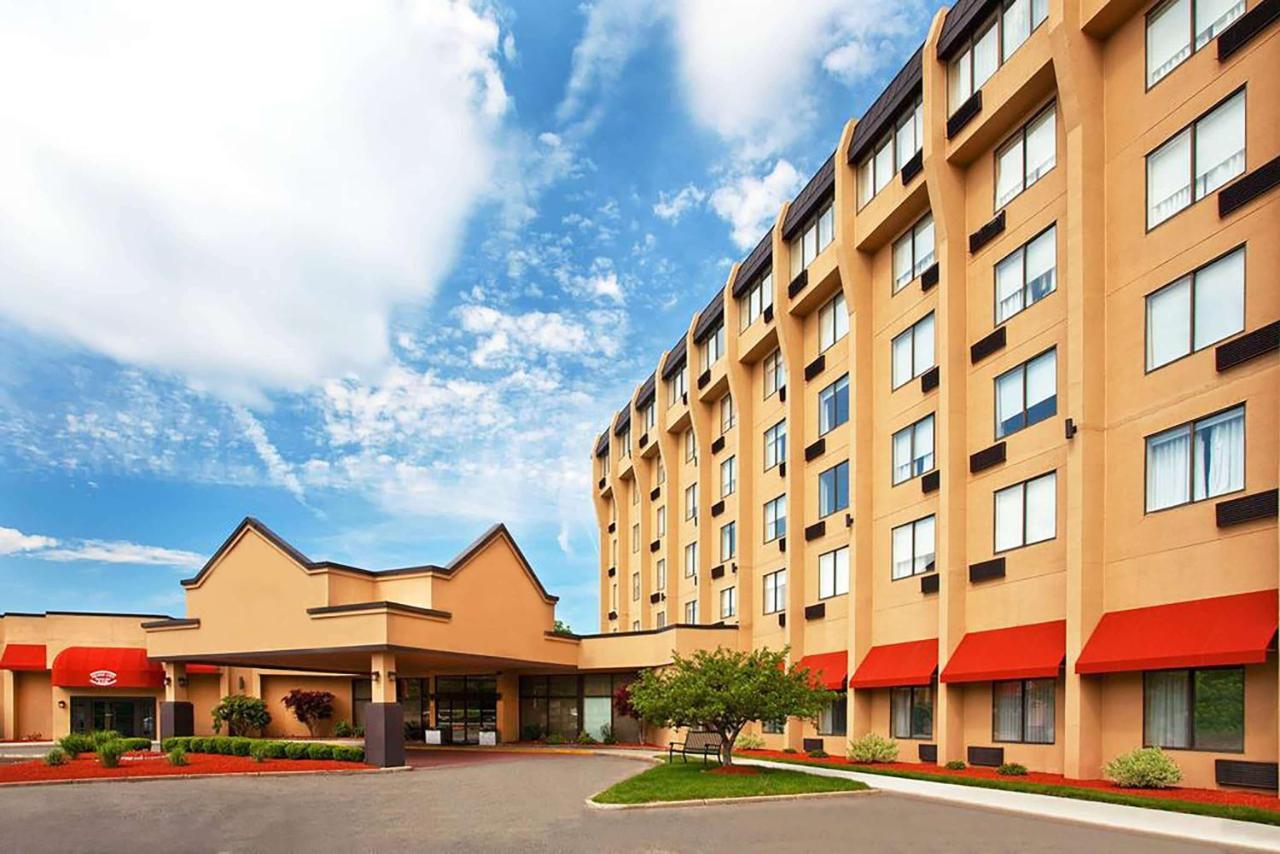 Baymont By Wyndham Meriden Exterior photo